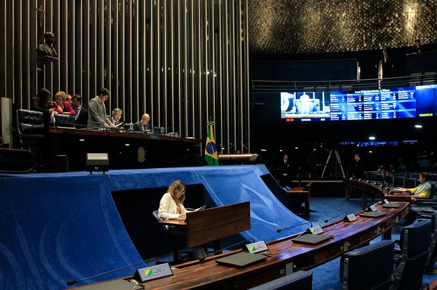 Adesão do Brasil a instituto internacional sobre democracia é aprovada
